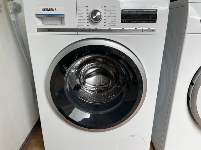 350 euro.In nette staat zeer Luxe SIemens iQ700 i-Dos 9kg 1600 Toeren 