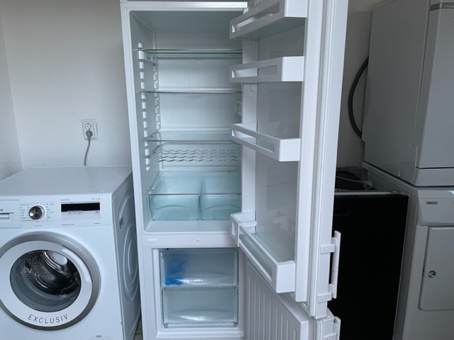 300 euro.In Perfecte staat Jong Liebherr KoelVries/Combinatie A++