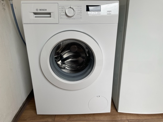 390 euro.Bijna Nieuw amper gebruikt Bosch Serie 2 EcoSilence Drive 